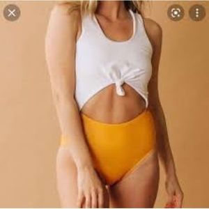 Albion Emma one piece size medium